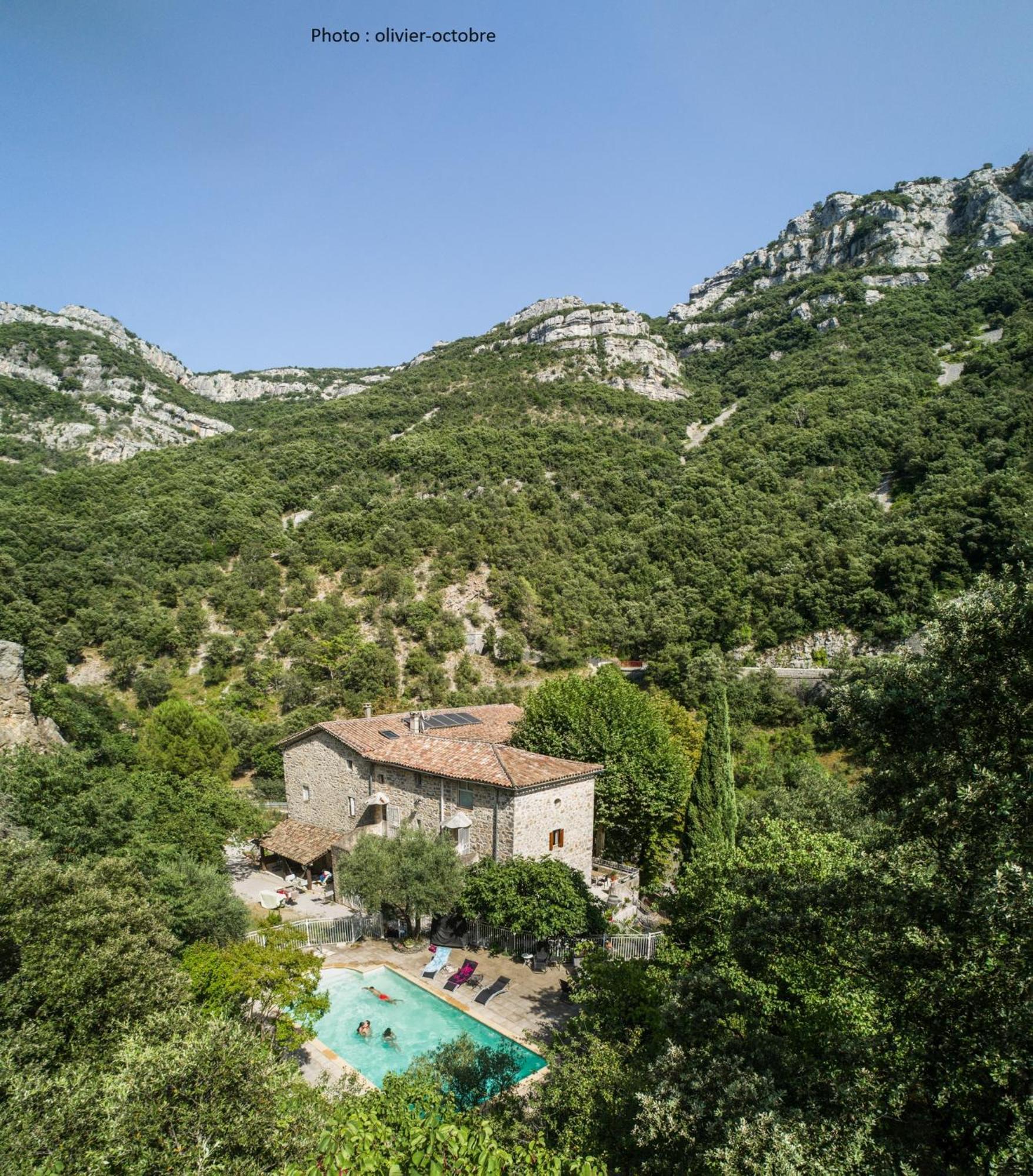 Bed and Breakfast Domaine De La Carriere Sumene Екстер'єр фото
