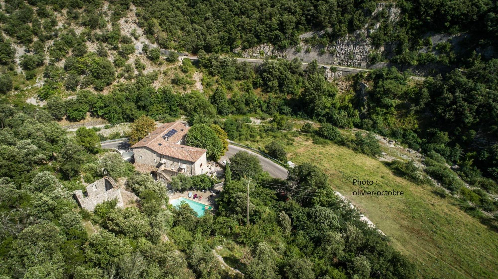Bed and Breakfast Domaine De La Carriere Sumene Екстер'єр фото