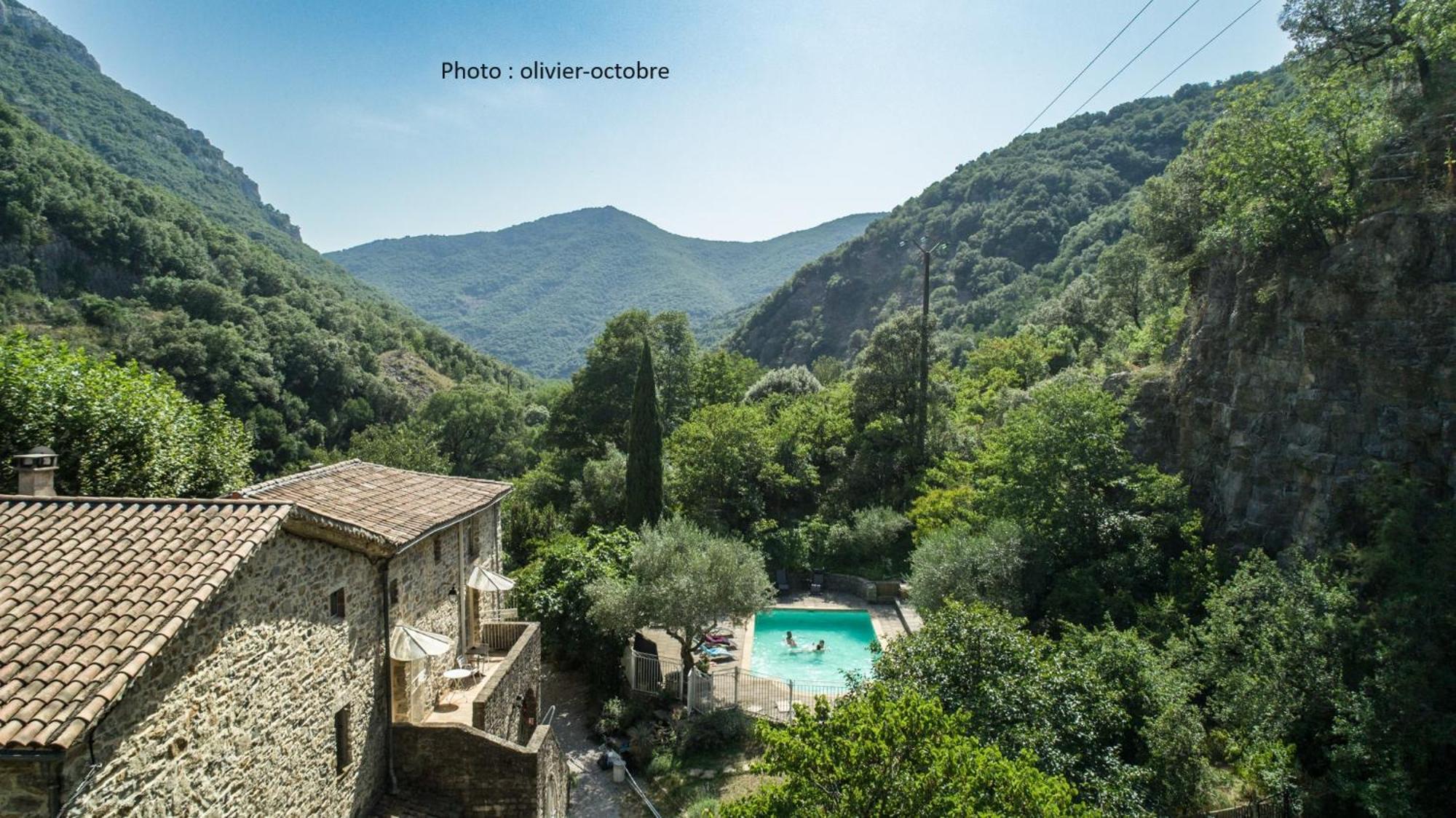 Bed and Breakfast Domaine De La Carriere Sumene Екстер'єр фото